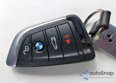 2022 BMW 330I xDrive z USA, uszkodzony, nr VIN 3MW5R7J0XN8C24972